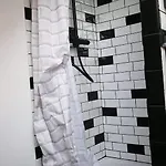 Maison Acacias בית אירוח *