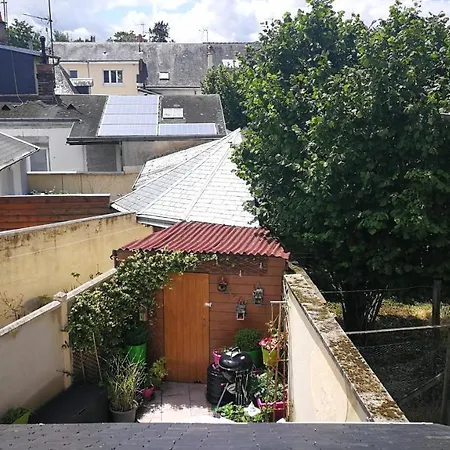 Homestay Maison Acacias *