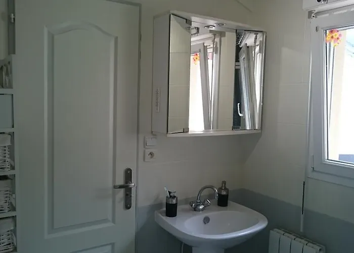 Quarto em Acomodações Particulares Maison Acacias Le Mans